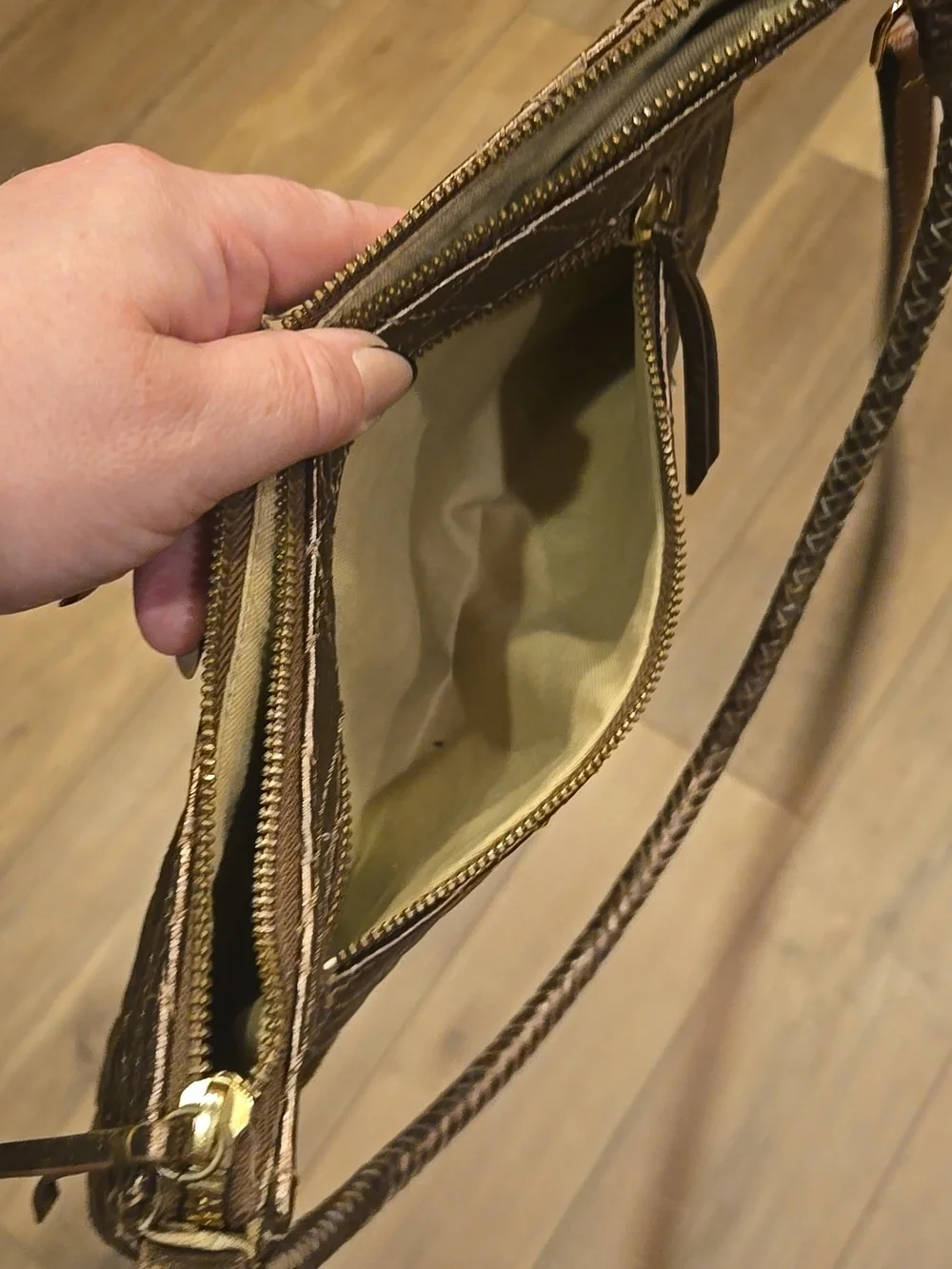 Elliott Lucca Croasbody Bag Gold